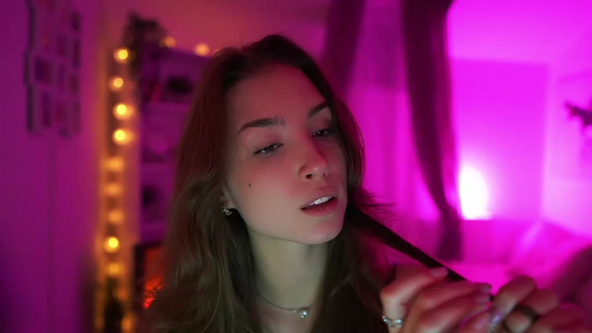 Gallery image thumbnail from Shy_jane's myfreecams stream on, 01/30/2024, 13:07 image 18 of 20