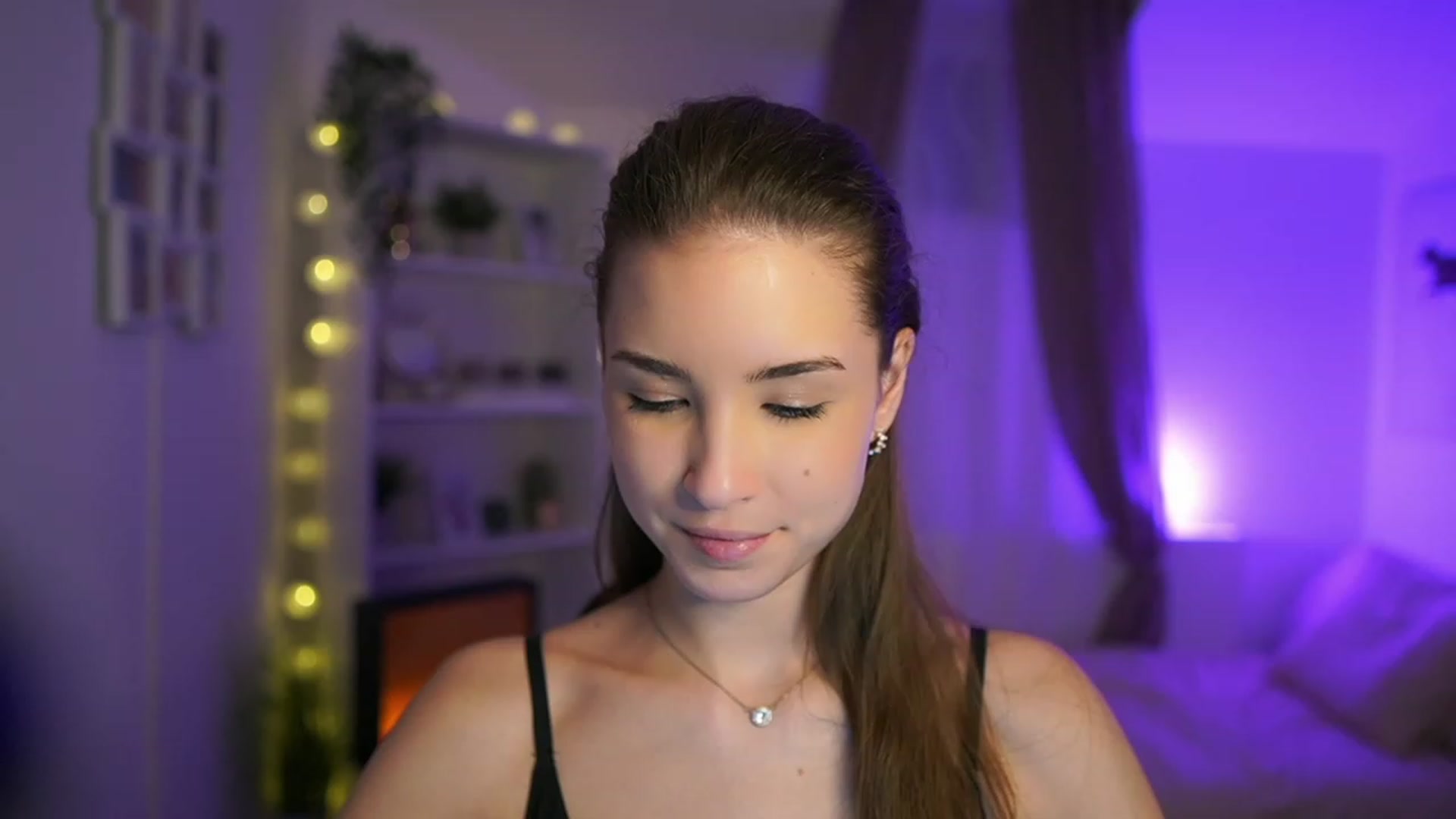 Gallery image thumbnail from Shy_jane's myfreecams stream on, 01/30/2024, 18:35 image 7 of 20