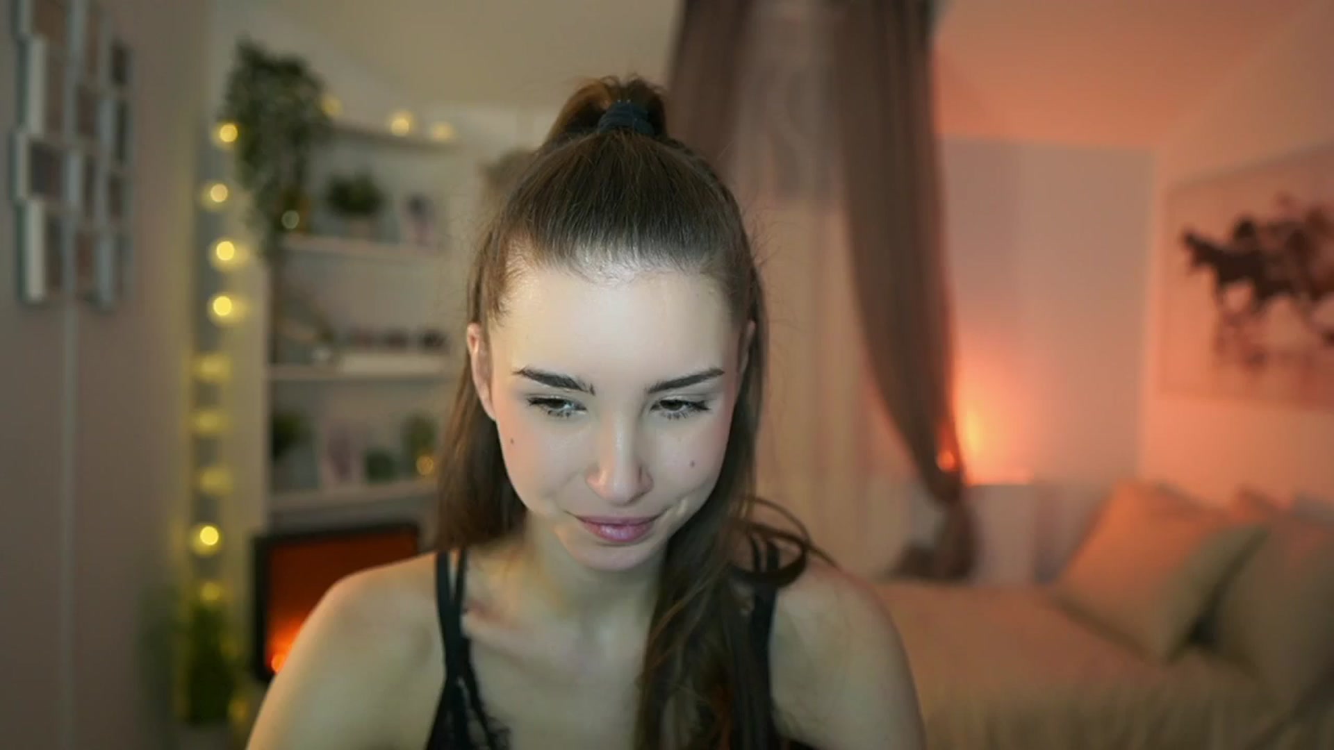 Gallery image thumbnail from Shy_jane's myfreecams stream on, 02/06/2024, 15:17 image 5 of 20