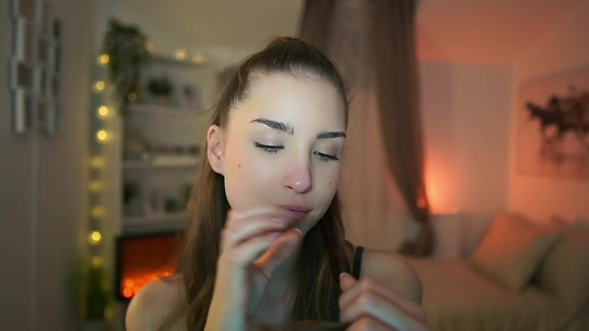 Gallery image thumbnail from Shy_jane's myfreecams stream on, 02/06/2024, 16:06 image 19 of 20