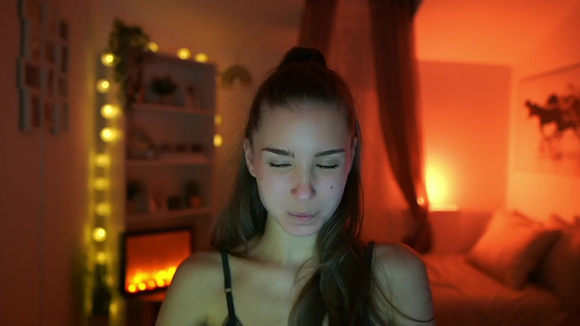 Gallery image thumbnail from Shy_jane's myfreecams stream on, 02/06/2024, 18:34 image 16 of 20