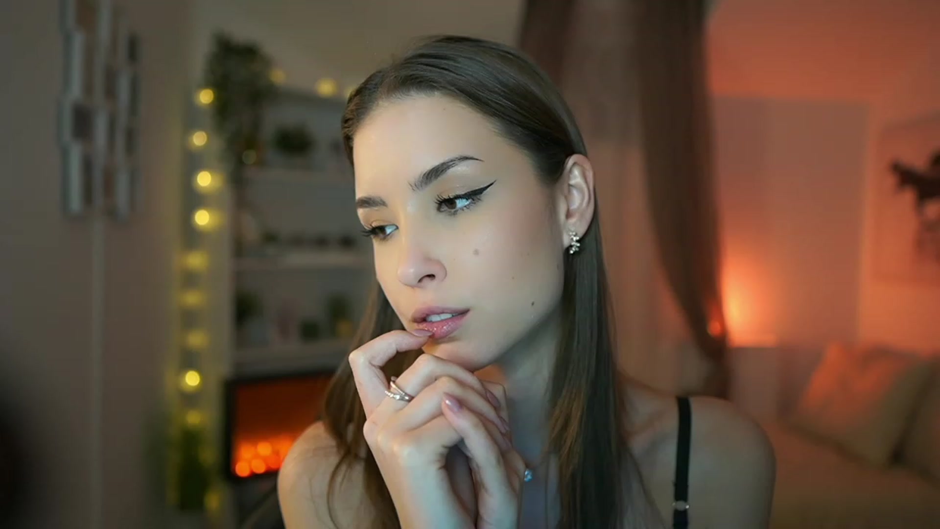 Gallery image thumbnail from Shy_jane's myfreecams stream on, 02/15/2024, 17:05 image 15 of 20