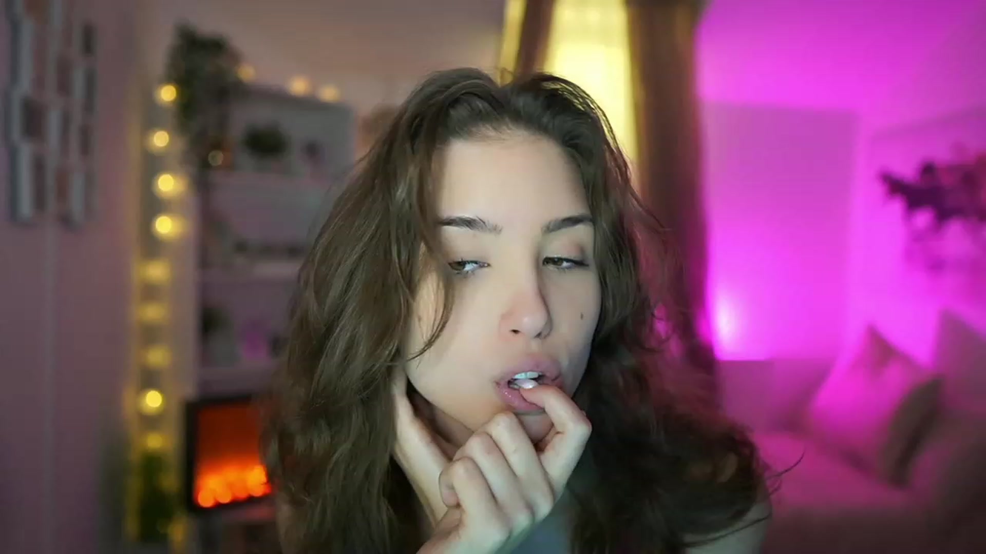 Gallery image thumbnail from Shy_jane's myfreecams stream on, 03/03/2024, 12:33 image 2 of 20