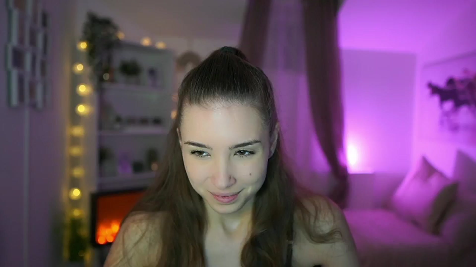 Gallery image thumbnail from Shy_jane's myfreecams stream on, 03/05/2024, 12:05 image 10 of 20