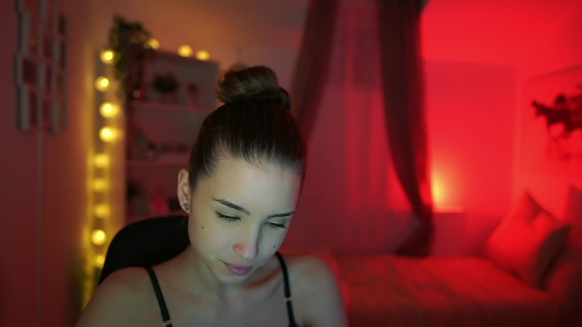 Gallery image thumbnail from Shy_jane's myfreecams stream on, 03/05/2024, 18:00 image 15 of 20