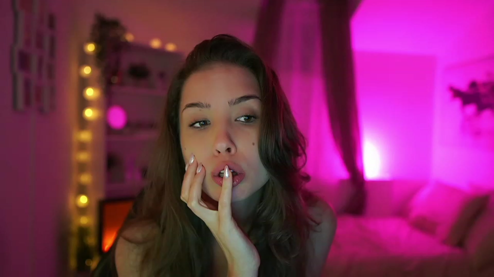 Gallery image thumbnail from Shy_jane's myfreecams stream on, 03/10/2024, 12:50 image 5 of 20