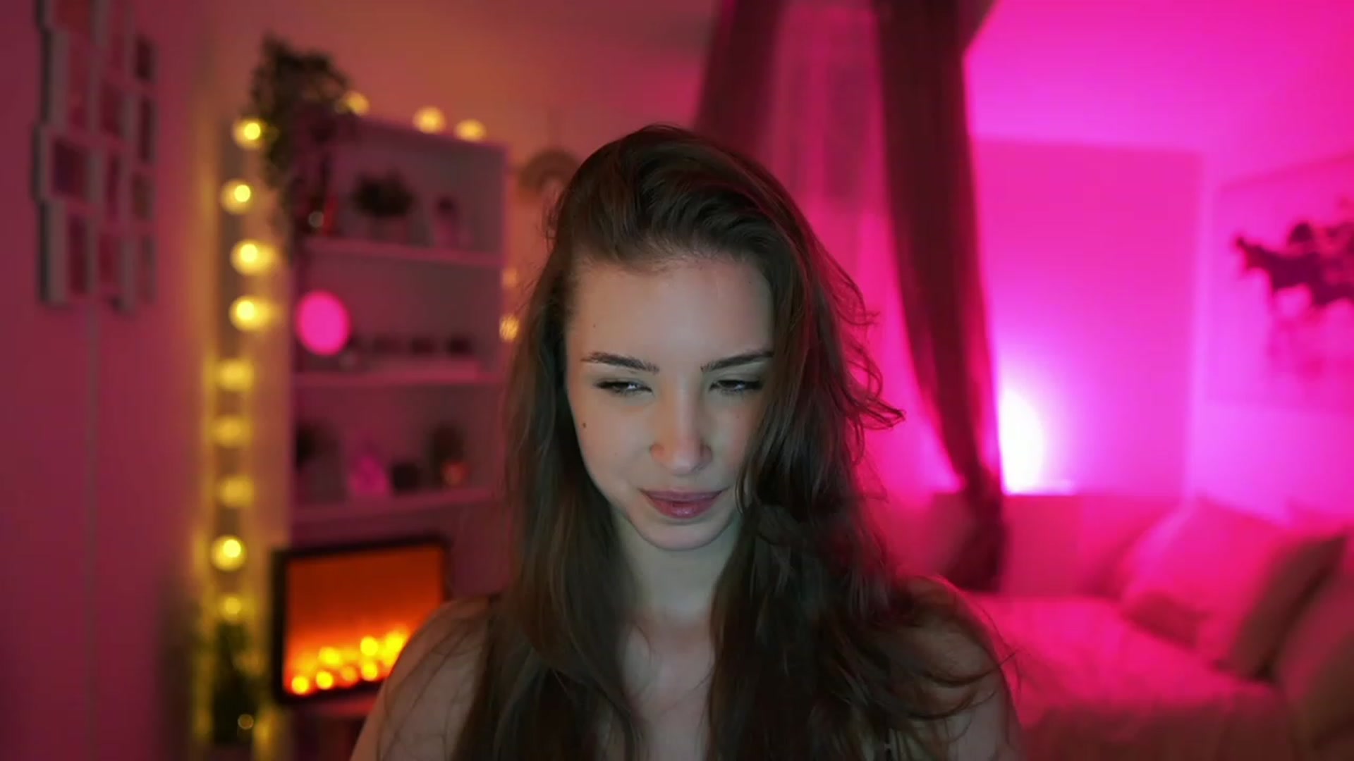 Gallery image thumbnail from Shy_jane's myfreecams stream on, 03/10/2024, 14:28 image 14 of 20