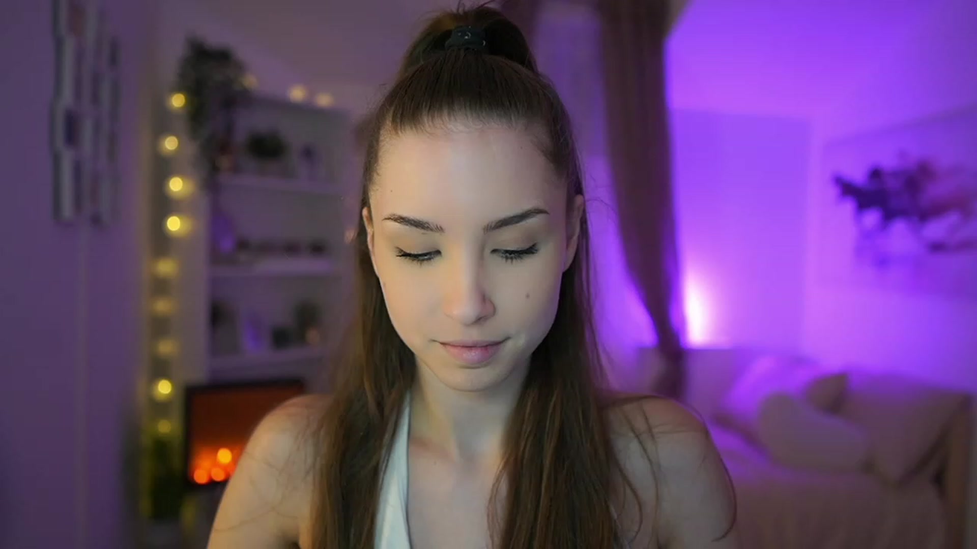 Gallery image thumbnail from Shy_jane's myfreecams stream on, 03/12/2024, 12:51 image 4 of 20