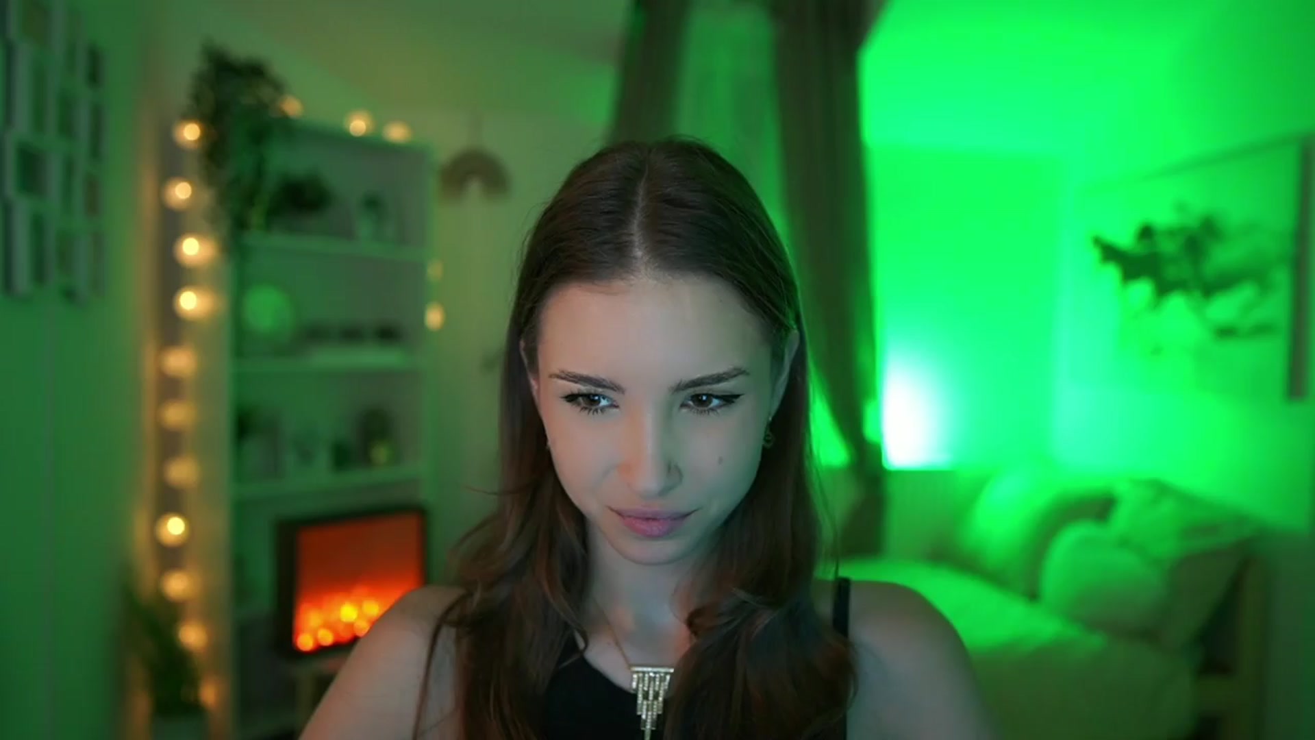 Gallery image thumbnail from Shy_jane's myfreecams stream on, 04/02/2024, 12:53 image 1 of 20