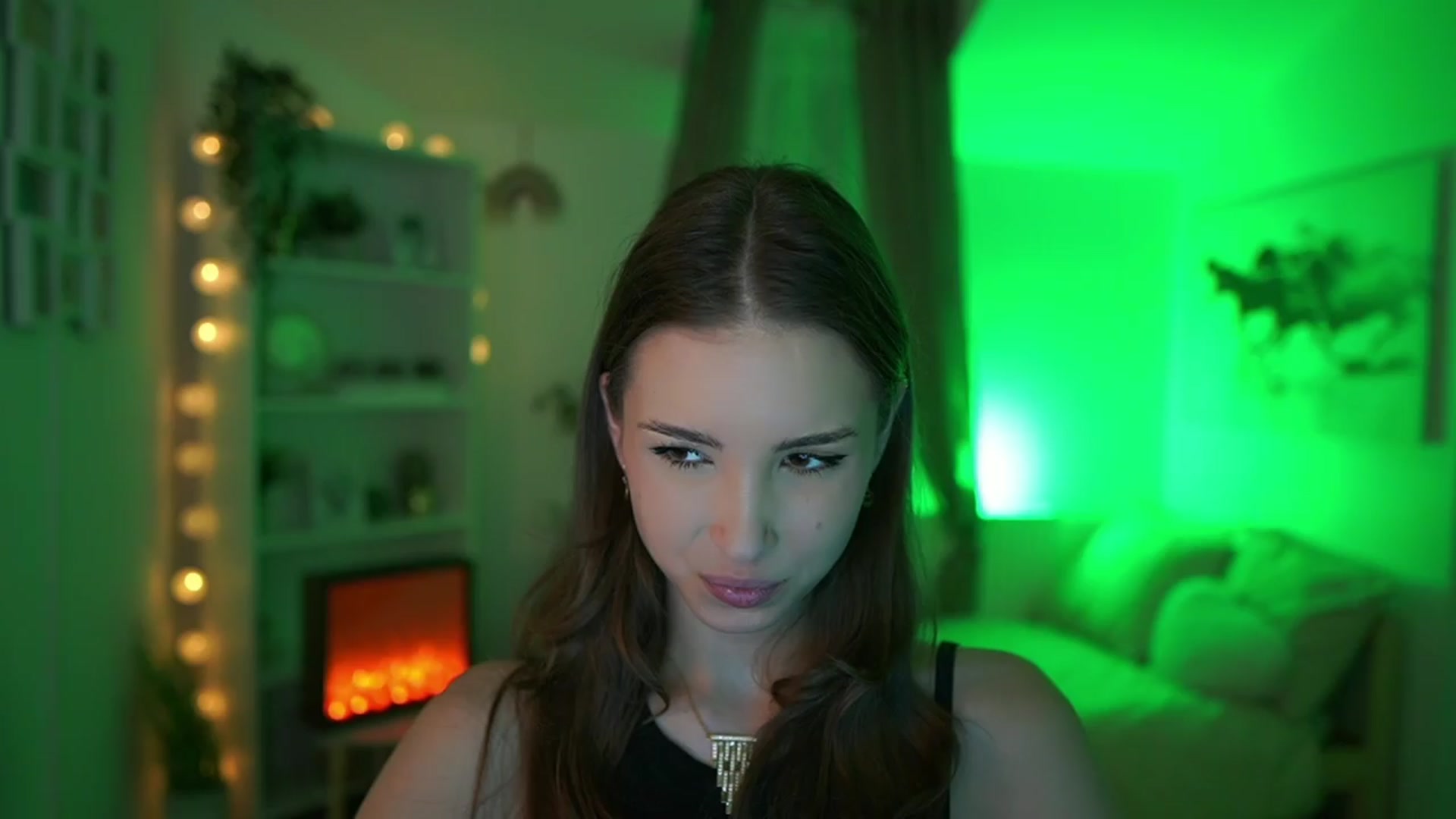 Gallery image thumbnail from Shy_jane's myfreecams stream on, 04/02/2024, 12:53 image 6 of 20