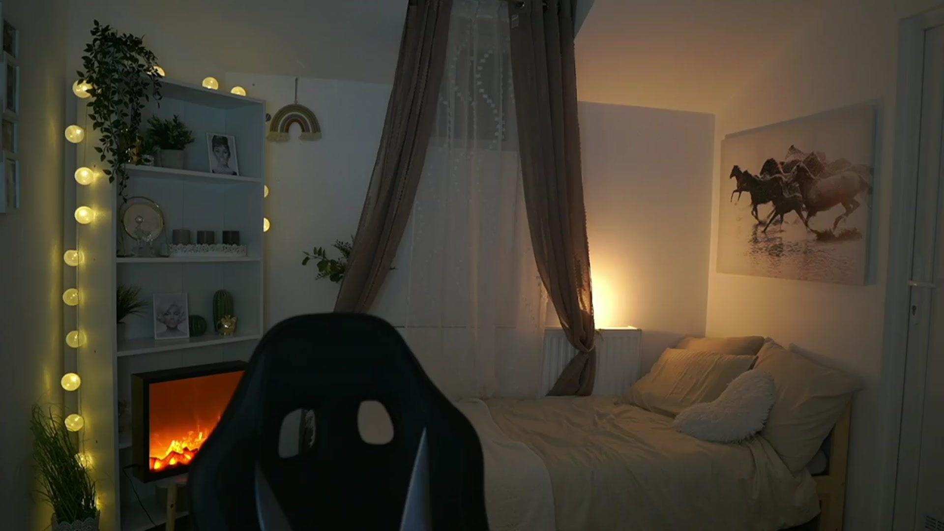 Gallery image thumbnail from Shy_jane's myfreecams stream on, 04/04/2024, 16:01 image 2 of 20