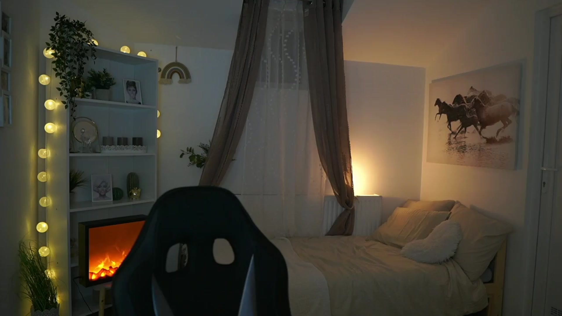 Gallery image thumbnail from Shy_jane's myfreecams stream on, 04/04/2024, 16:01 image 1 of 20