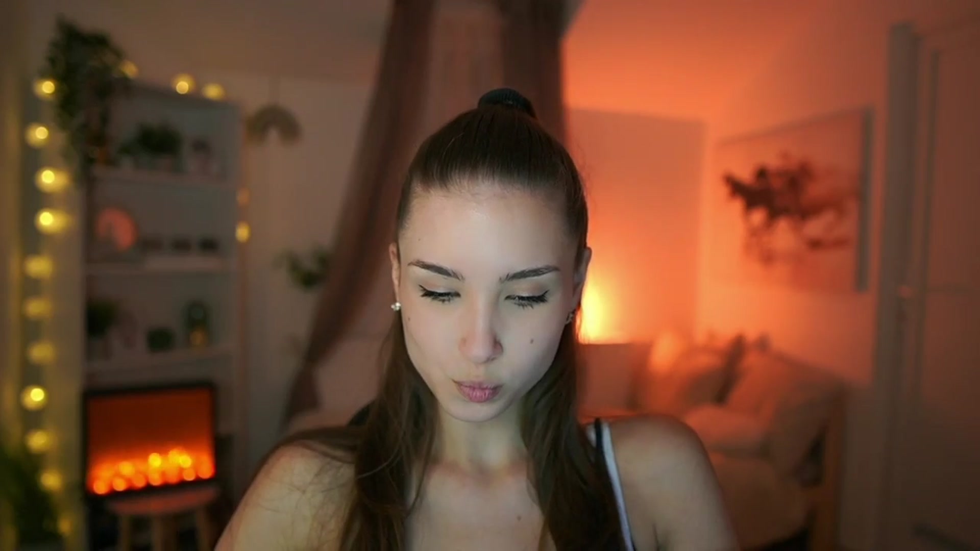 Gallery image thumbnail from Shy_jane's myfreecams stream on, 04/14/2024, 13:59 image 8 of 20