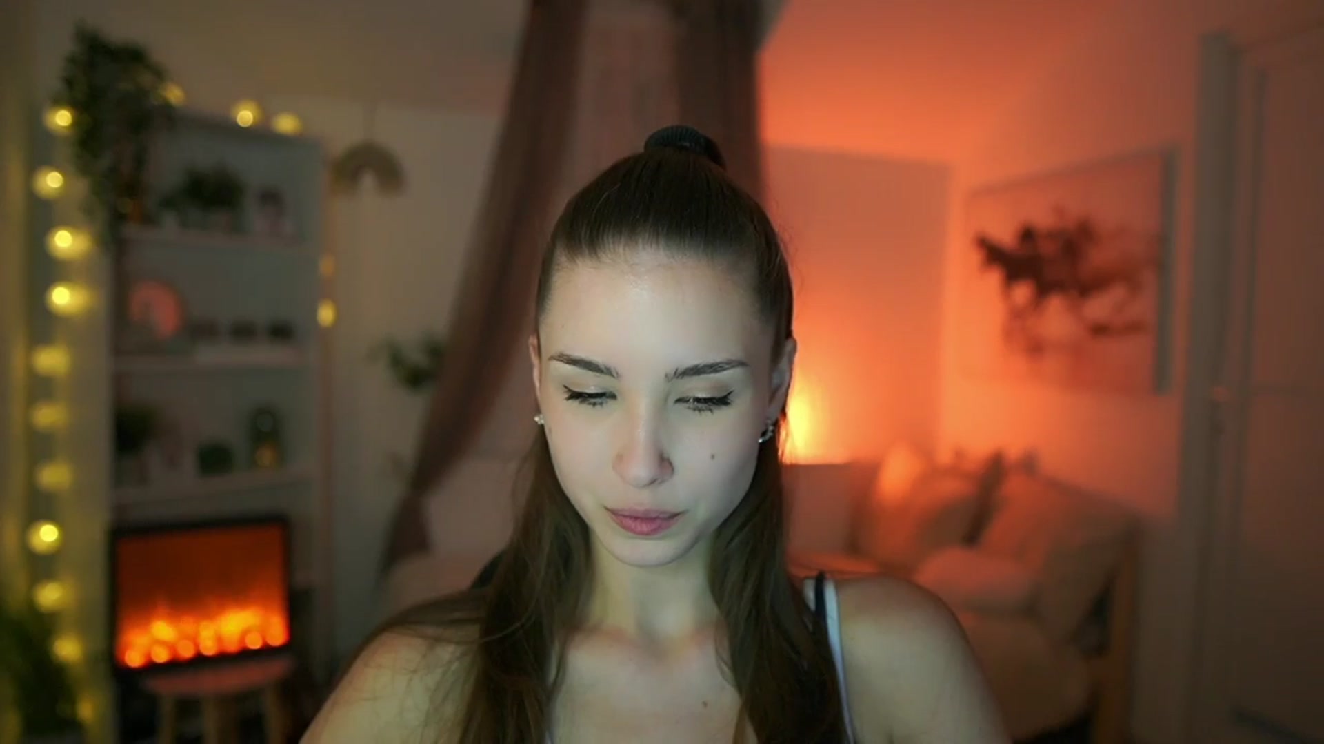Gallery image thumbnail from Shy_jane's myfreecams stream on, 04/14/2024, 13:59 image 10 of 20