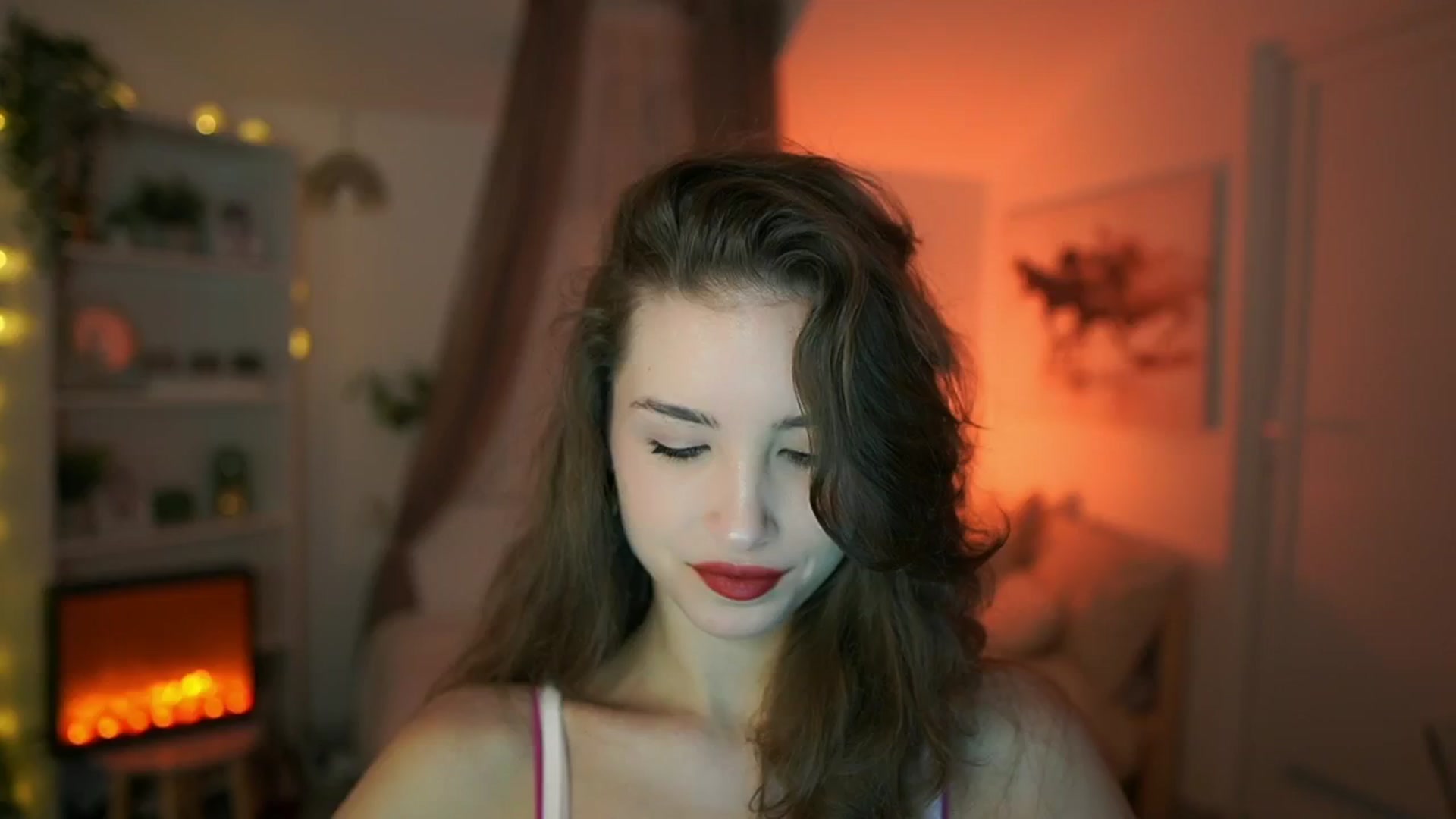 Gallery image thumbnail from Shy_jane's myfreecams stream on, 04/16/2024, 08:52 image 10 of 20