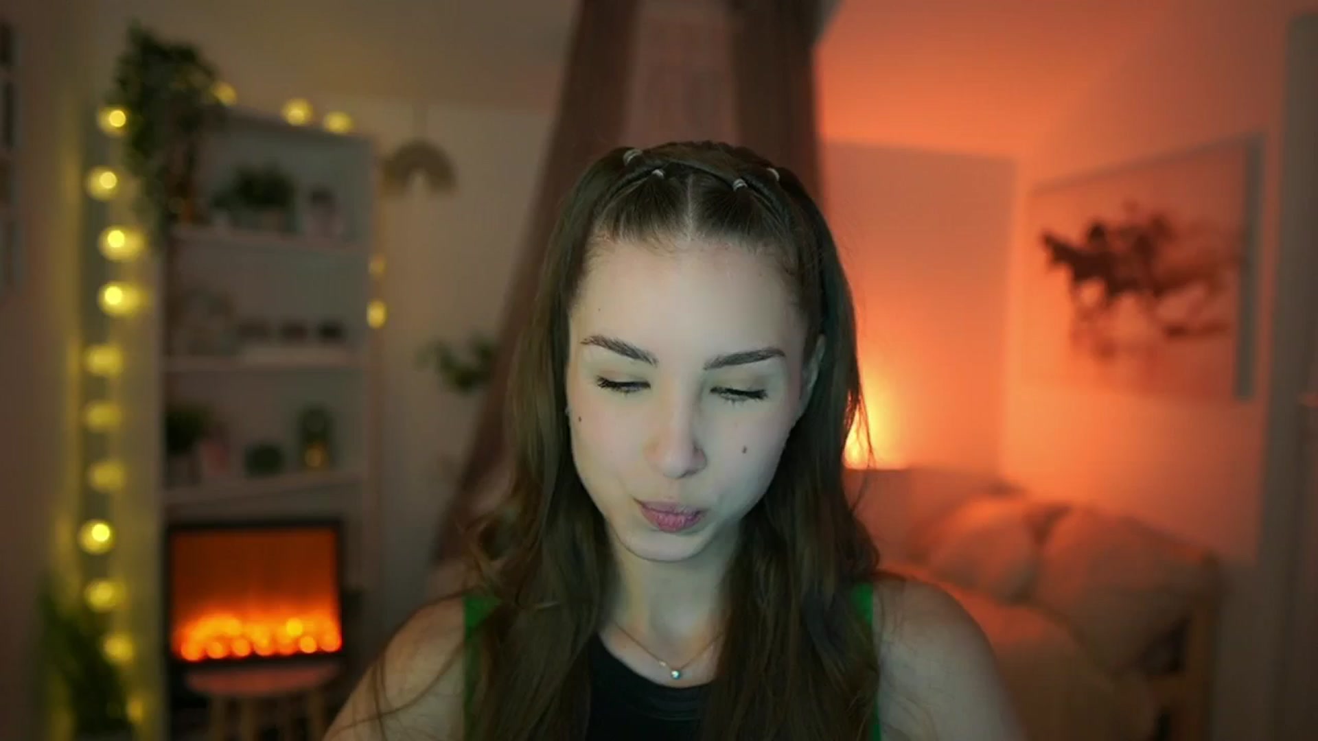 Gallery image thumbnail from Shy_jane's myfreecams stream on, 04/25/2024, 09:38 image 3 of 20