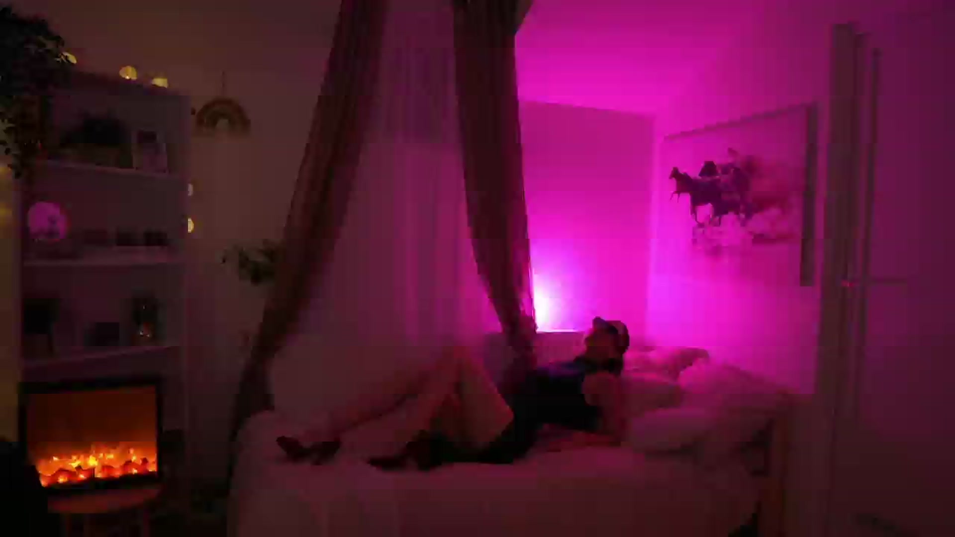 Gallery image thumbnail from Shy_jane's myfreecams stream on, 05/05/2024, 17:40 image 6 of 20
