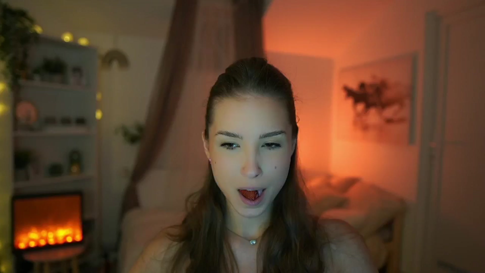 Gallery image thumbnail from Shy_jane's myfreecams stream on, 05/07/2024, 12:19 image 6 of 20