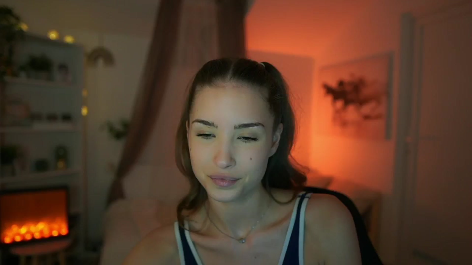 Gallery image thumbnail from Shy_jane's myfreecams stream on, 05/09/2024, 13:08 image 16 of 20