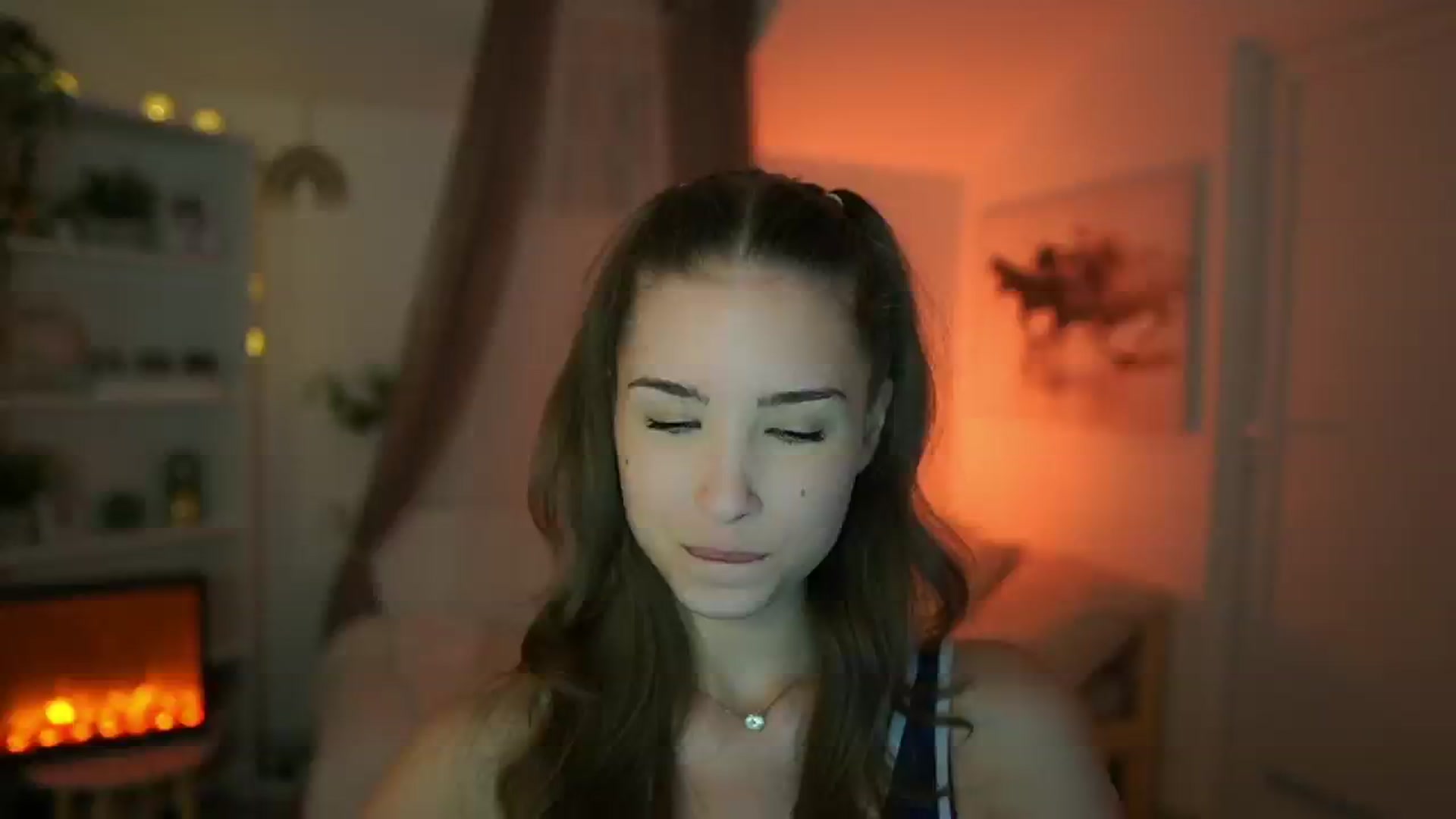 Gallery image thumbnail from Shy_jane's myfreecams stream on, 05/09/2024, 13:08 image 8 of 20