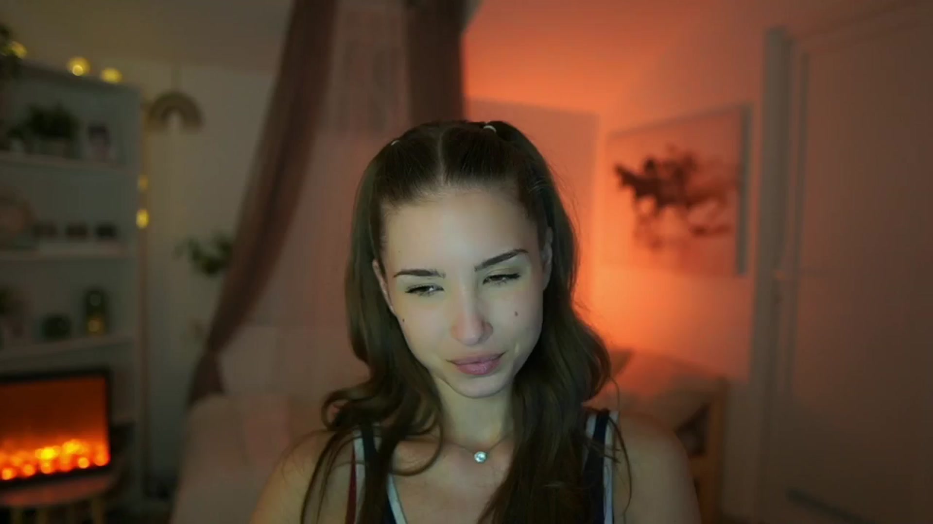 Gallery image thumbnail from Shy_jane's myfreecams stream on, 05/09/2024, 17:06 image 7 of 20