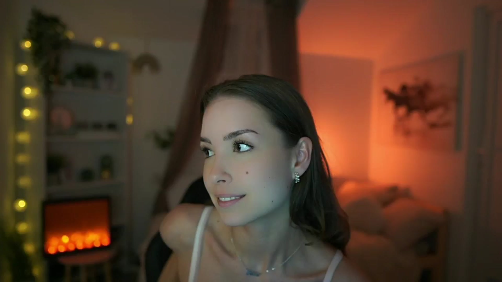 Gallery image thumbnail from Shy_jane's myfreecams stream on, 05/14/2024, 09:08 image 4 of 20
