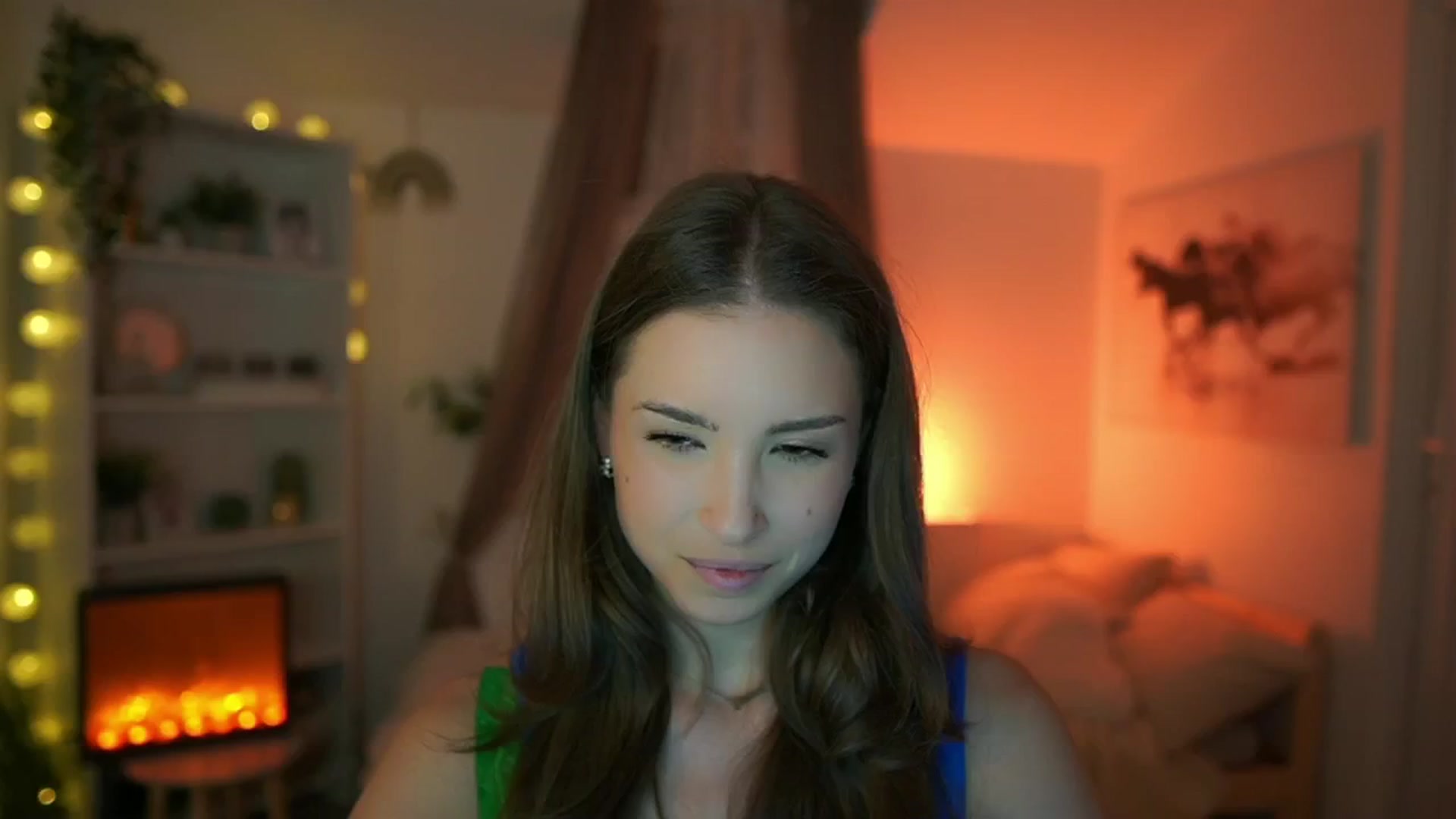 Gallery image thumbnail from Shy_jane's myfreecams stream on, 05/16/2024, 13:27 image 4 of 20