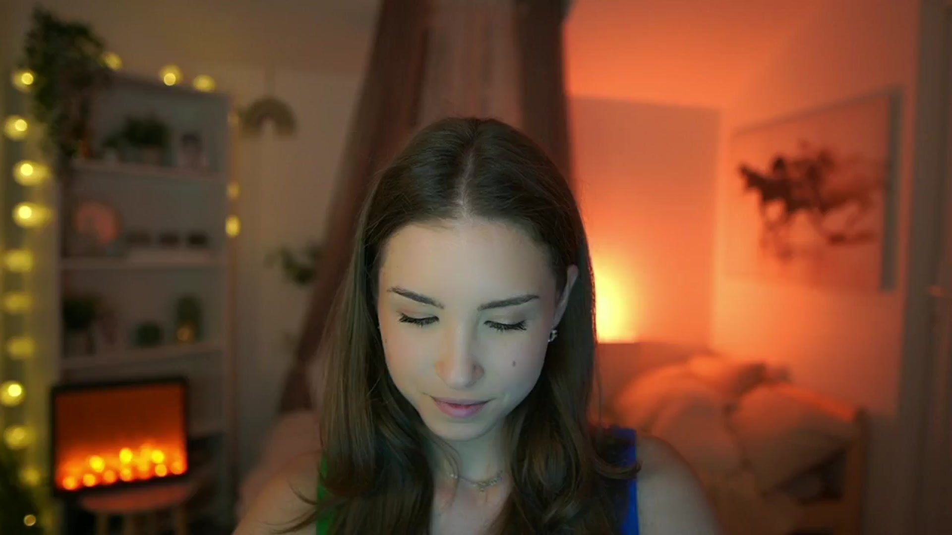 Gallery image thumbnail from Shy_jane's myfreecams stream on, 05/16/2024, 13:27 image 6 of 20