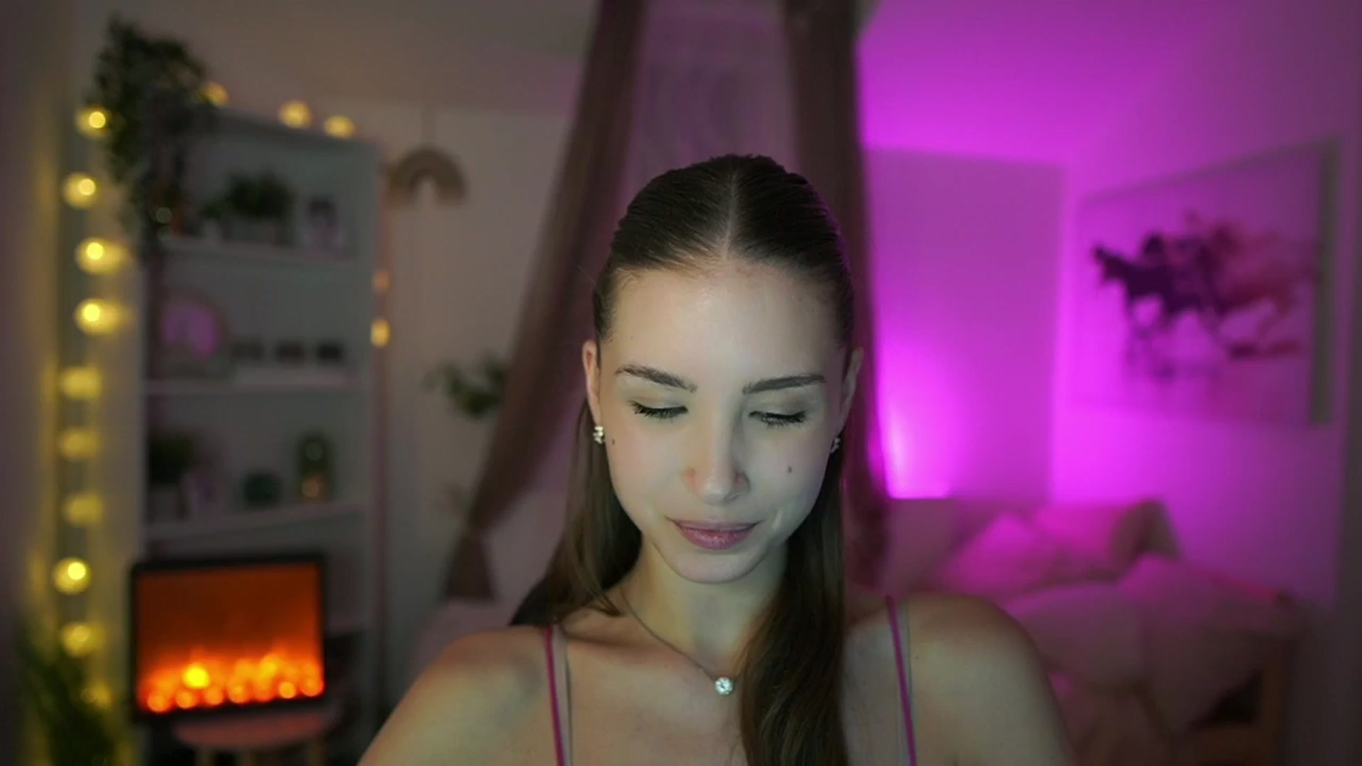 Gallery image thumbnail from Shy_jane's myfreecams stream on, 05/21/2024, 13:06 image 15 of 20