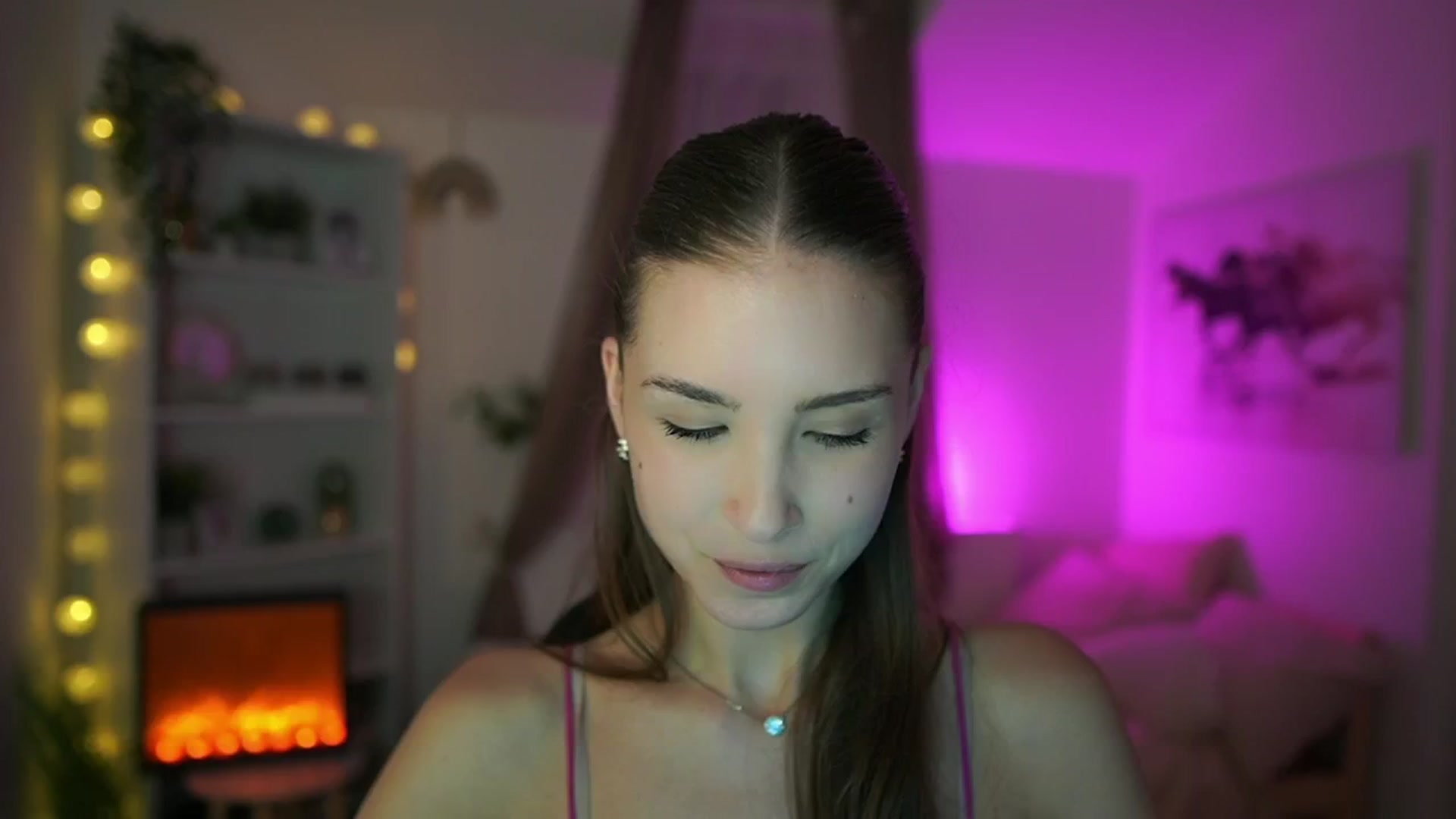 Gallery image thumbnail from Shy_jane's myfreecams stream on, 05/21/2024, 13:06 image 6 of 20