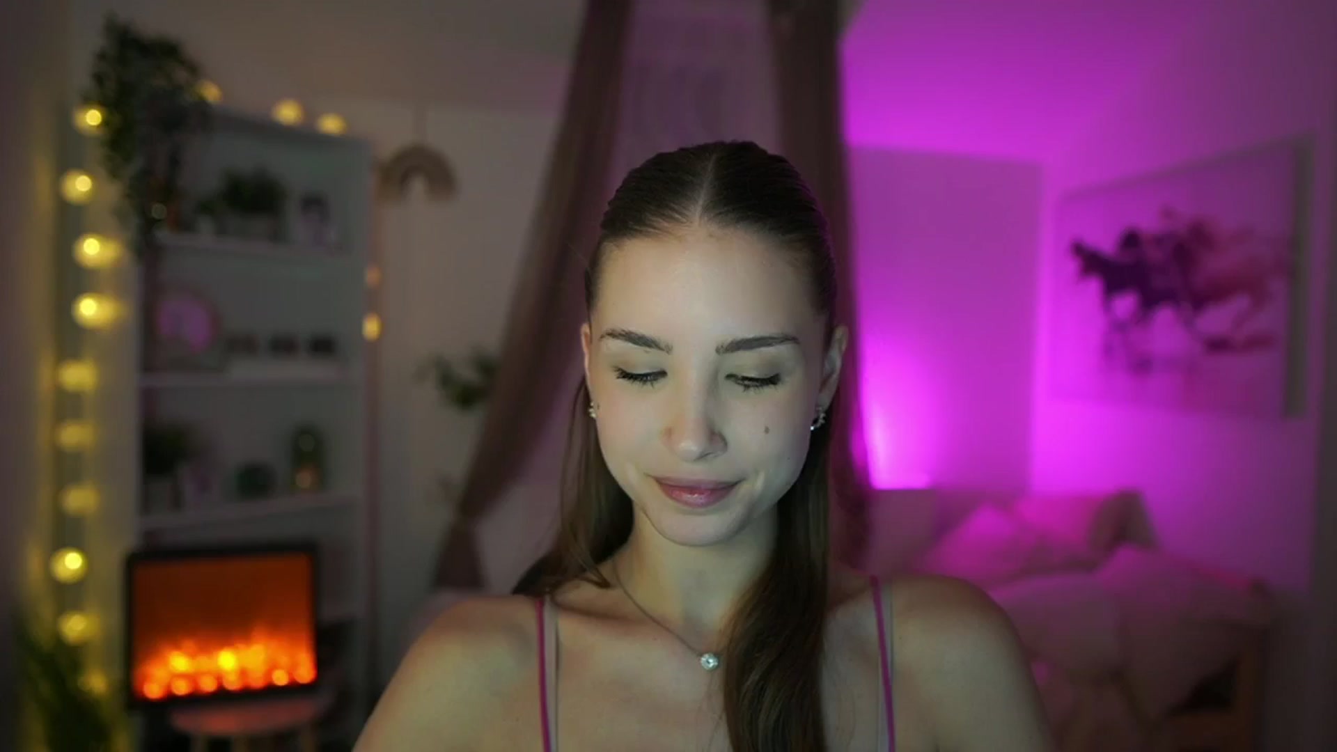 Gallery image thumbnail from Shy_jane's myfreecams stream on, 05/21/2024, 13:06 image 14 of 20