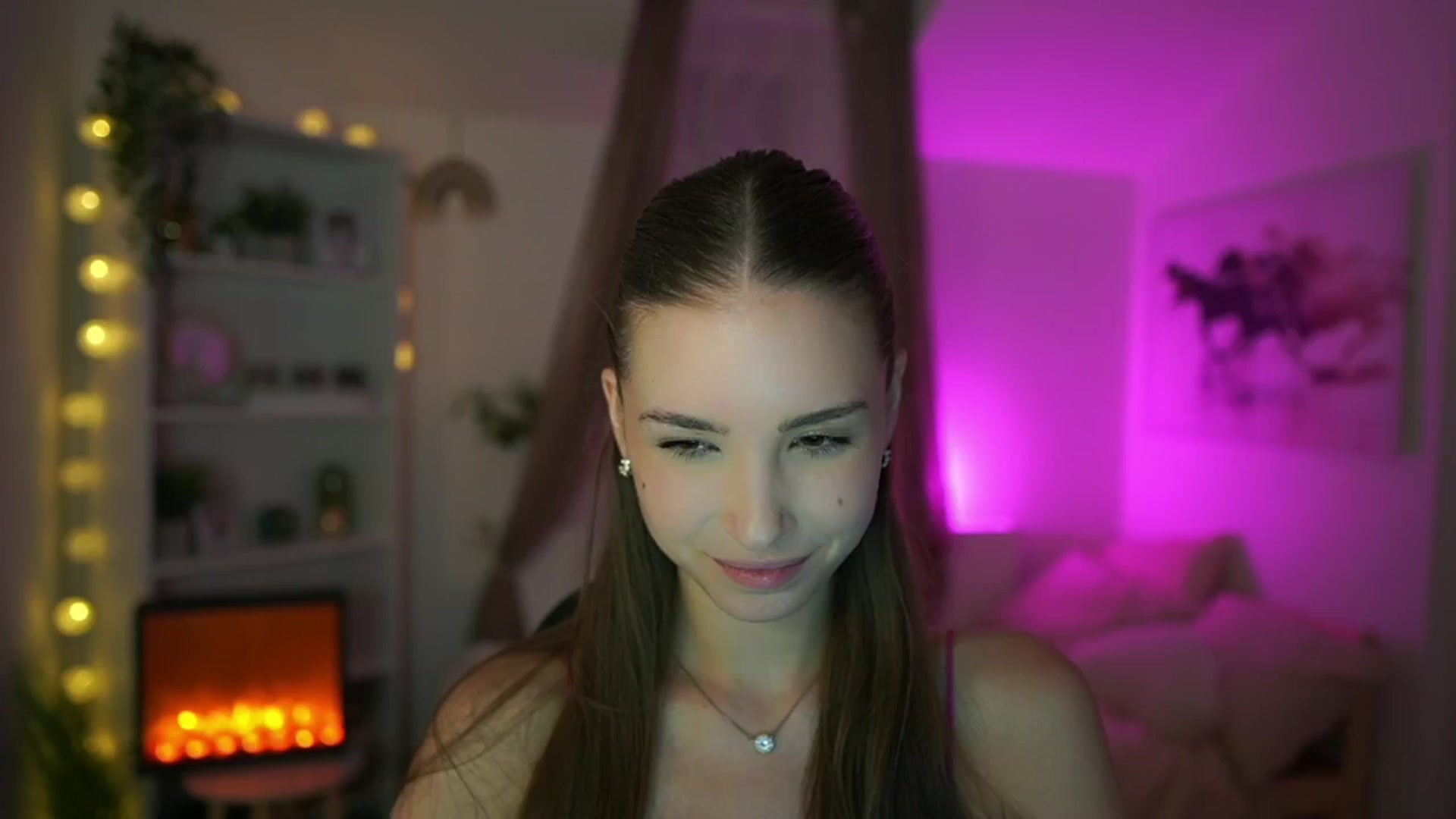 Gallery image thumbnail from Shy_jane's myfreecams stream on, 05/21/2024, 14:16 image 4 of 20