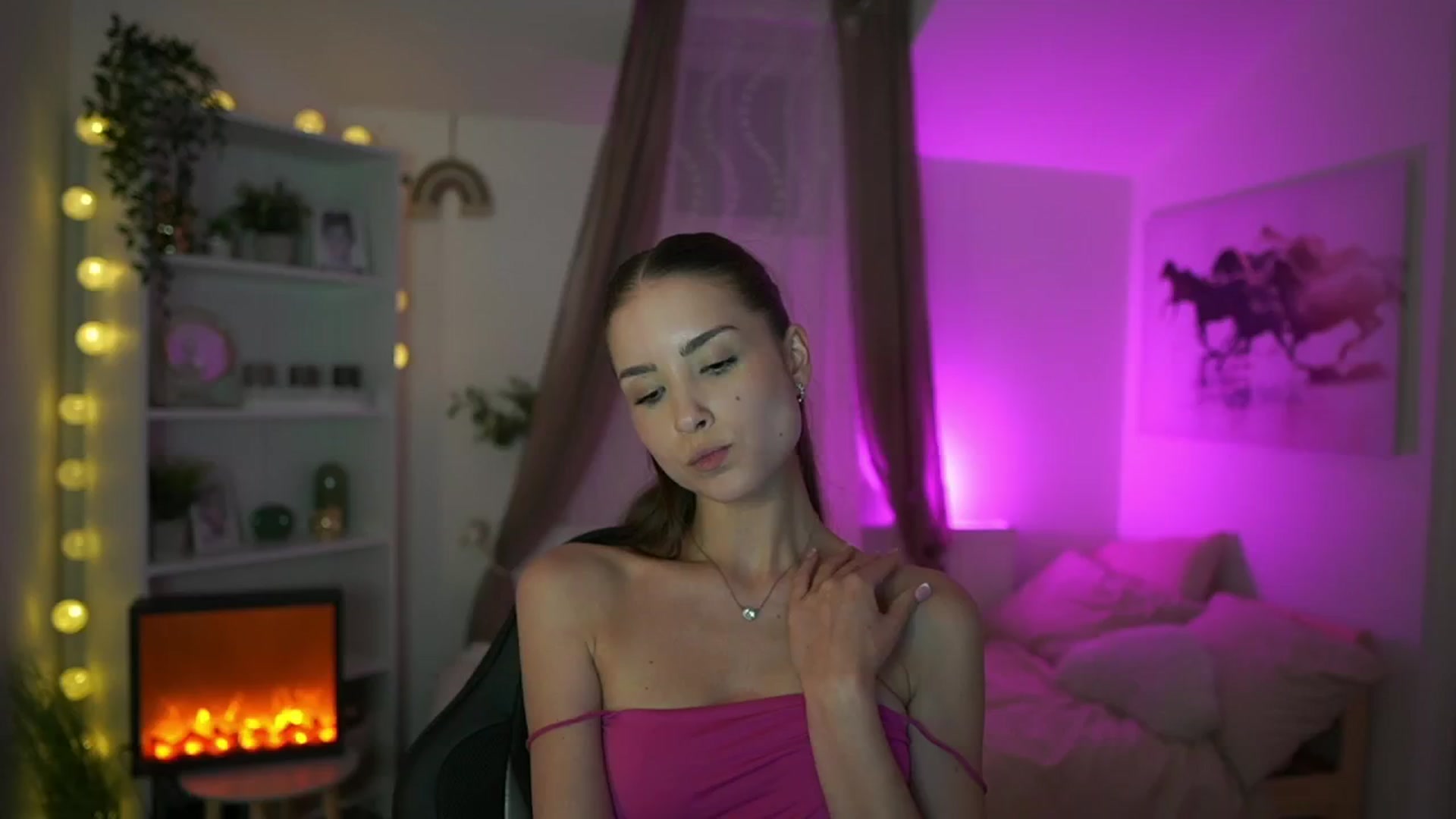 Gallery image thumbnail from Shy_jane's myfreecams stream on, 05/21/2024, 14:16 image 17 of 20