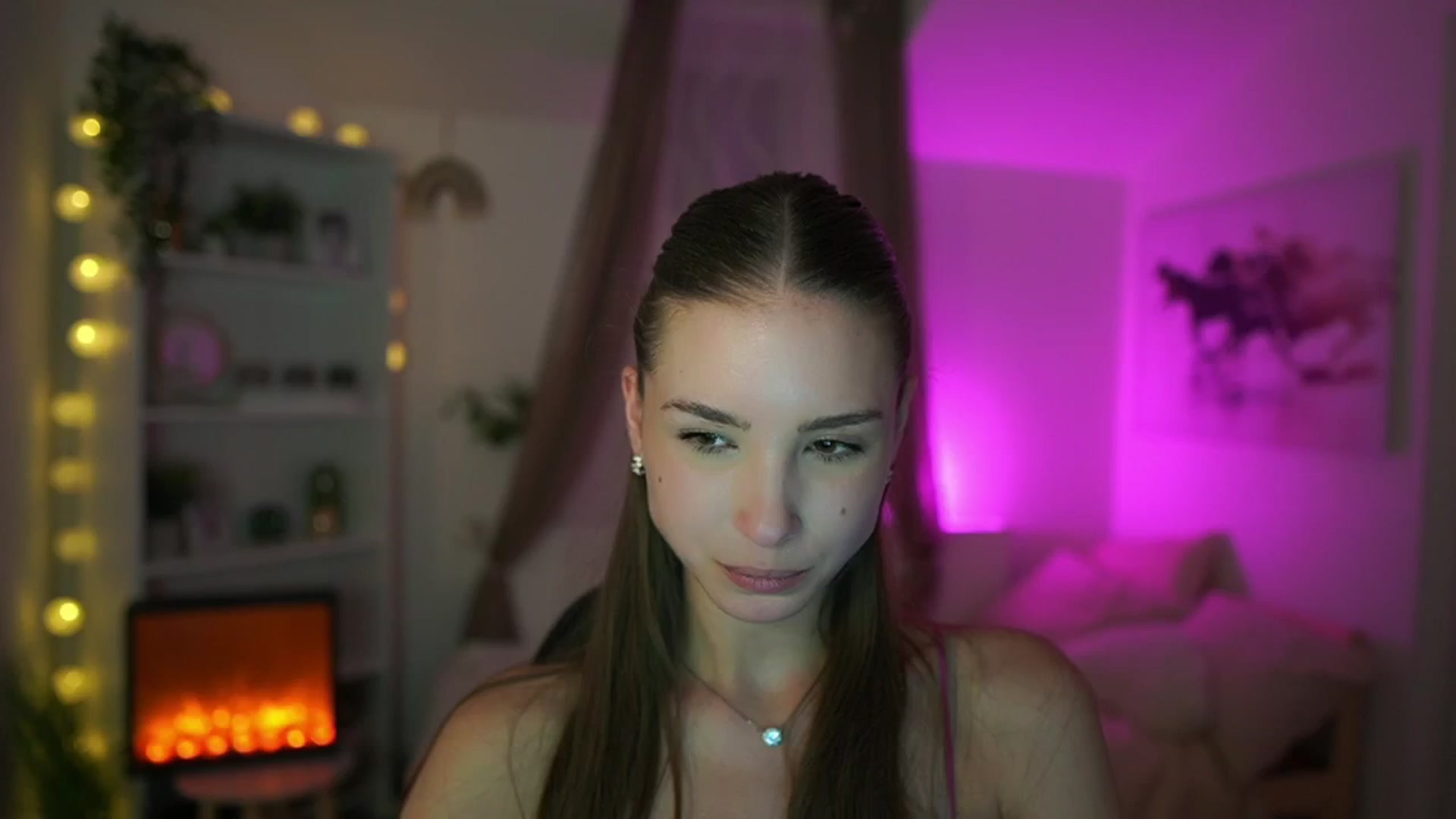 Gallery image thumbnail from Shy_jane's myfreecams stream on, 05/21/2024, 16:08 image 7 of 20