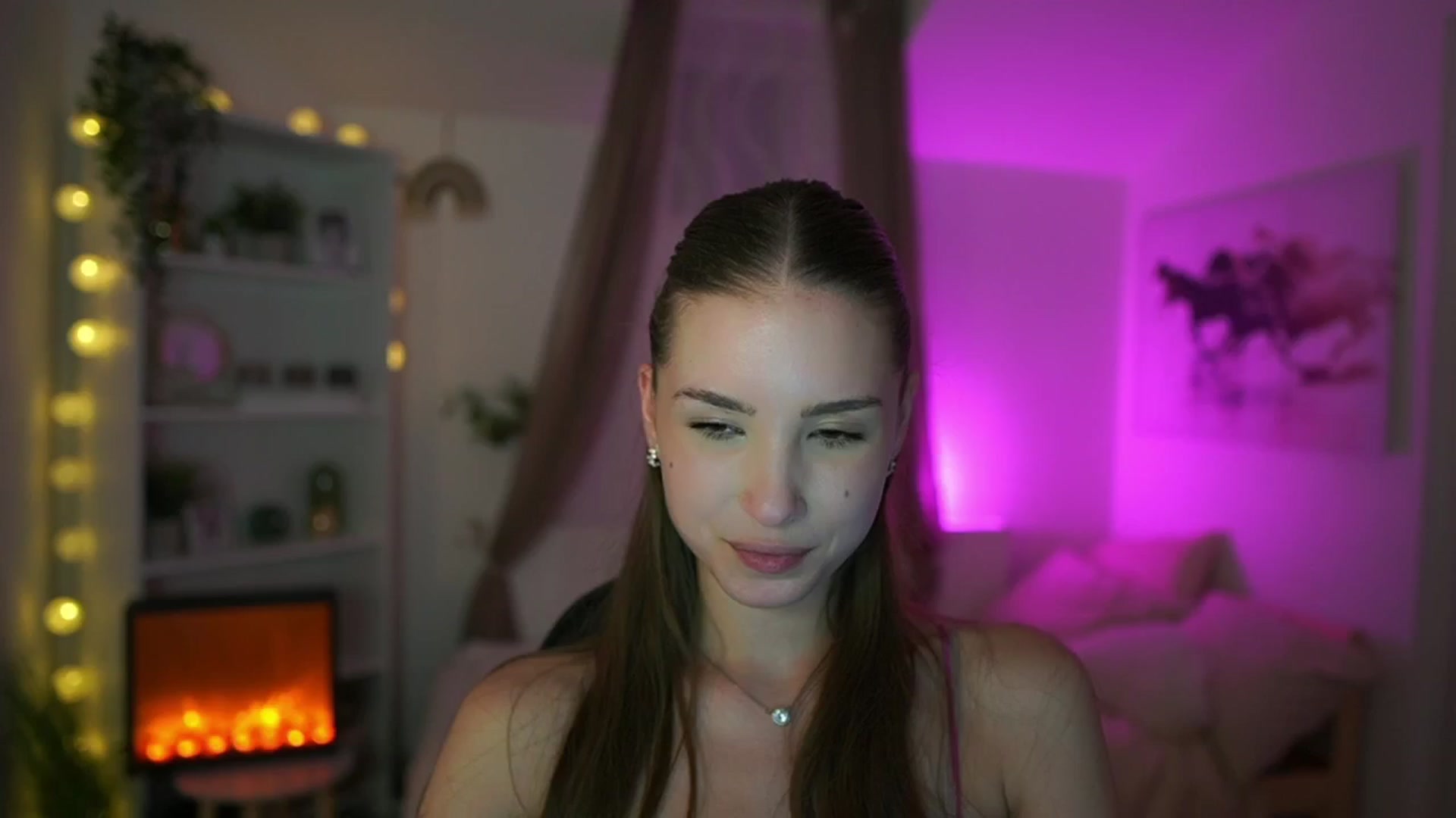 Gallery image thumbnail from Shy_jane's myfreecams stream on, 05/21/2024, 16:08 image 8 of 20