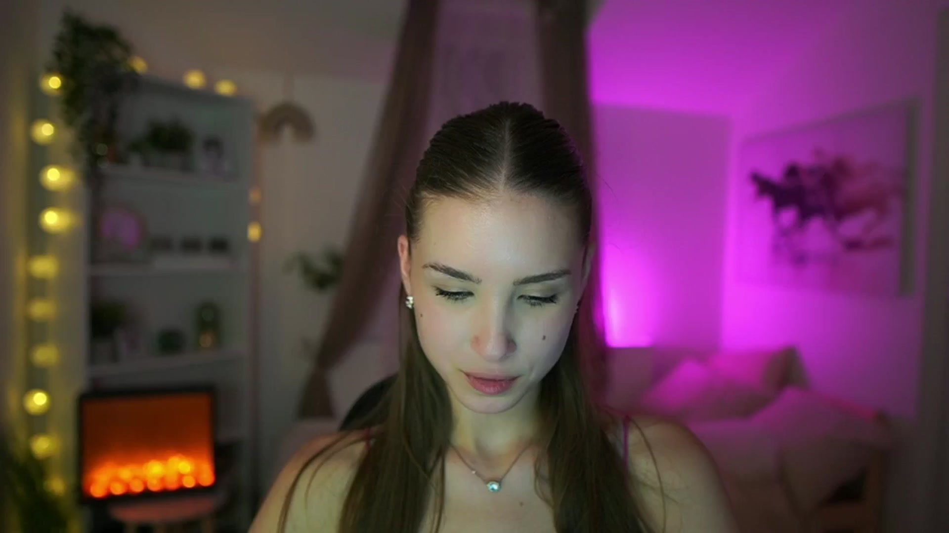 Gallery image thumbnail from Shy_jane's myfreecams stream on, 05/21/2024, 17:01 image 6 of 20