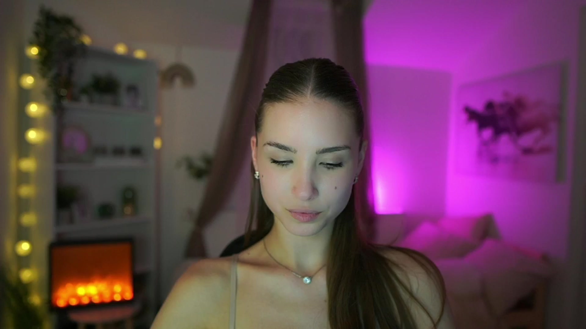 Gallery image thumbnail from Shy_jane's myfreecams stream on, 05/21/2024, 17:01 image 10 of 20