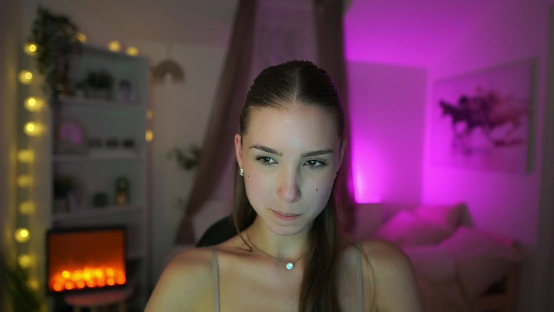 Gallery image thumbnail from Shy_jane's myfreecams stream on, 05/21/2024, 17:01 image 19 of 20