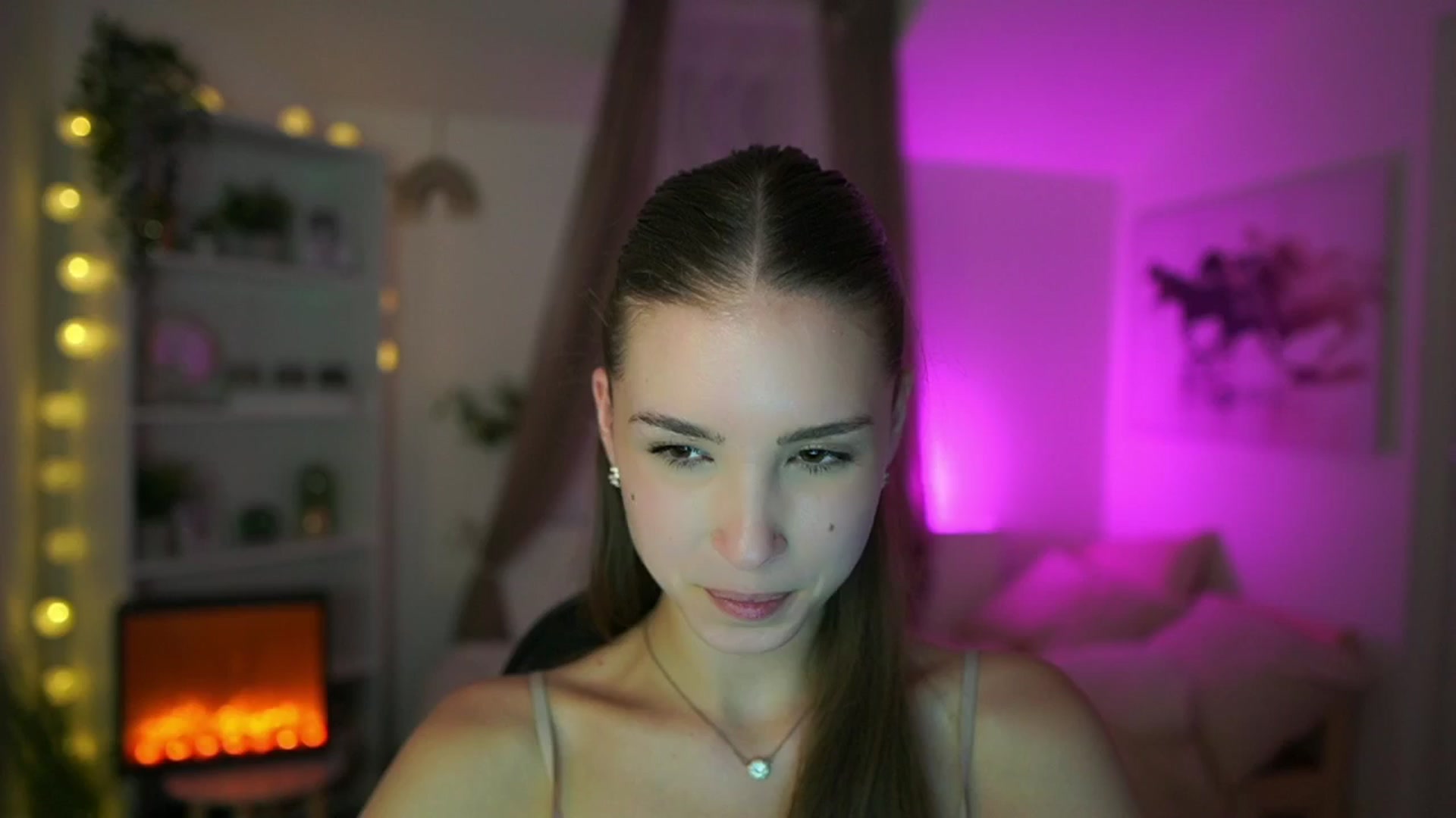 Gallery image thumbnail from Shy_jane's myfreecams stream on, 05/21/2024, 17:29 image 12 of 20
