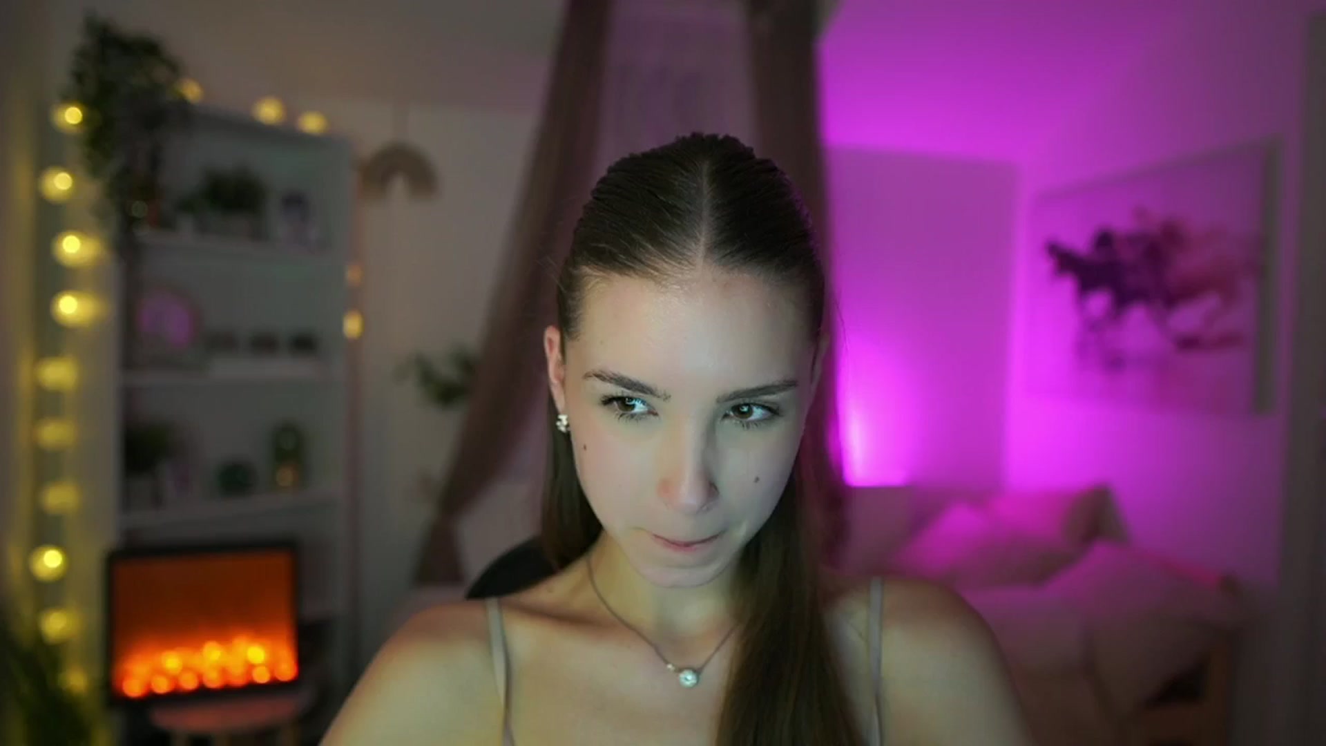 Gallery image thumbnail from Shy_jane's myfreecams stream on, 05/21/2024, 17:29 image 6 of 20