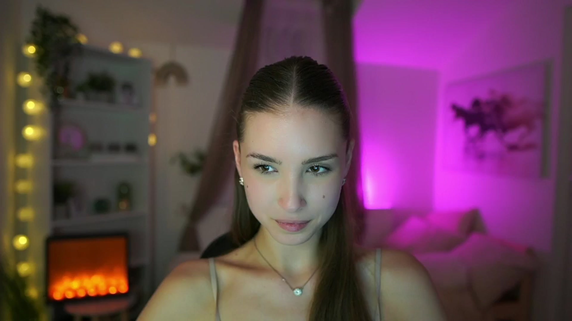 Gallery image thumbnail from Shy_jane's myfreecams stream on, 05/21/2024, 17:29 image 7 of 20