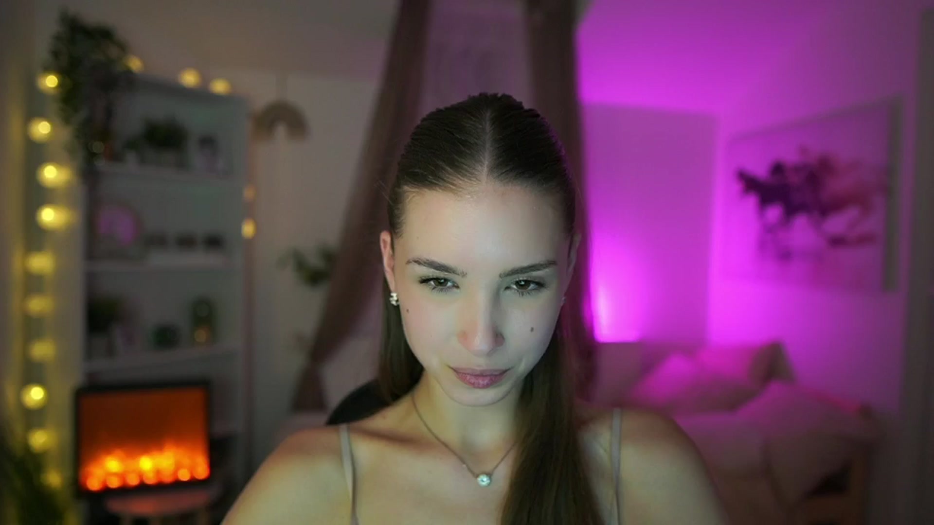 Gallery image thumbnail from Shy_jane's myfreecams stream on, 05/21/2024, 17:29 image 8 of 20