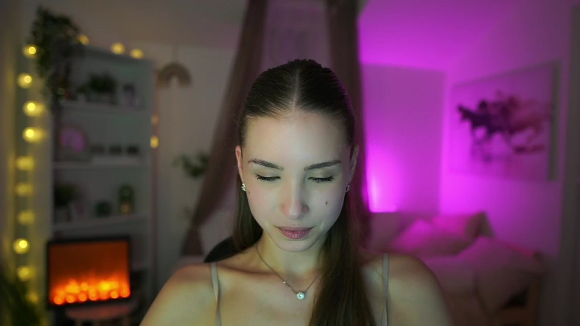 Gallery image thumbnail from Shy_jane's myfreecams stream on, 05/21/2024, 17:29 image 13 of 20