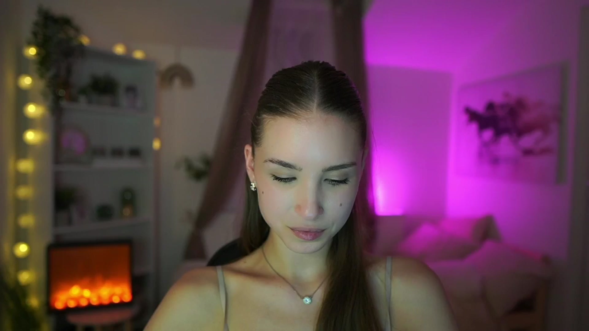 Gallery image thumbnail from Shy_jane's myfreecams stream on, 05/21/2024, 17:29 image 9 of 20