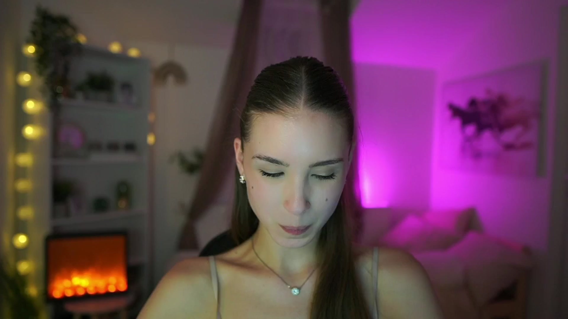 Gallery image thumbnail from Shy_jane's myfreecams stream on, 05/21/2024, 17:29 image 3 of 20