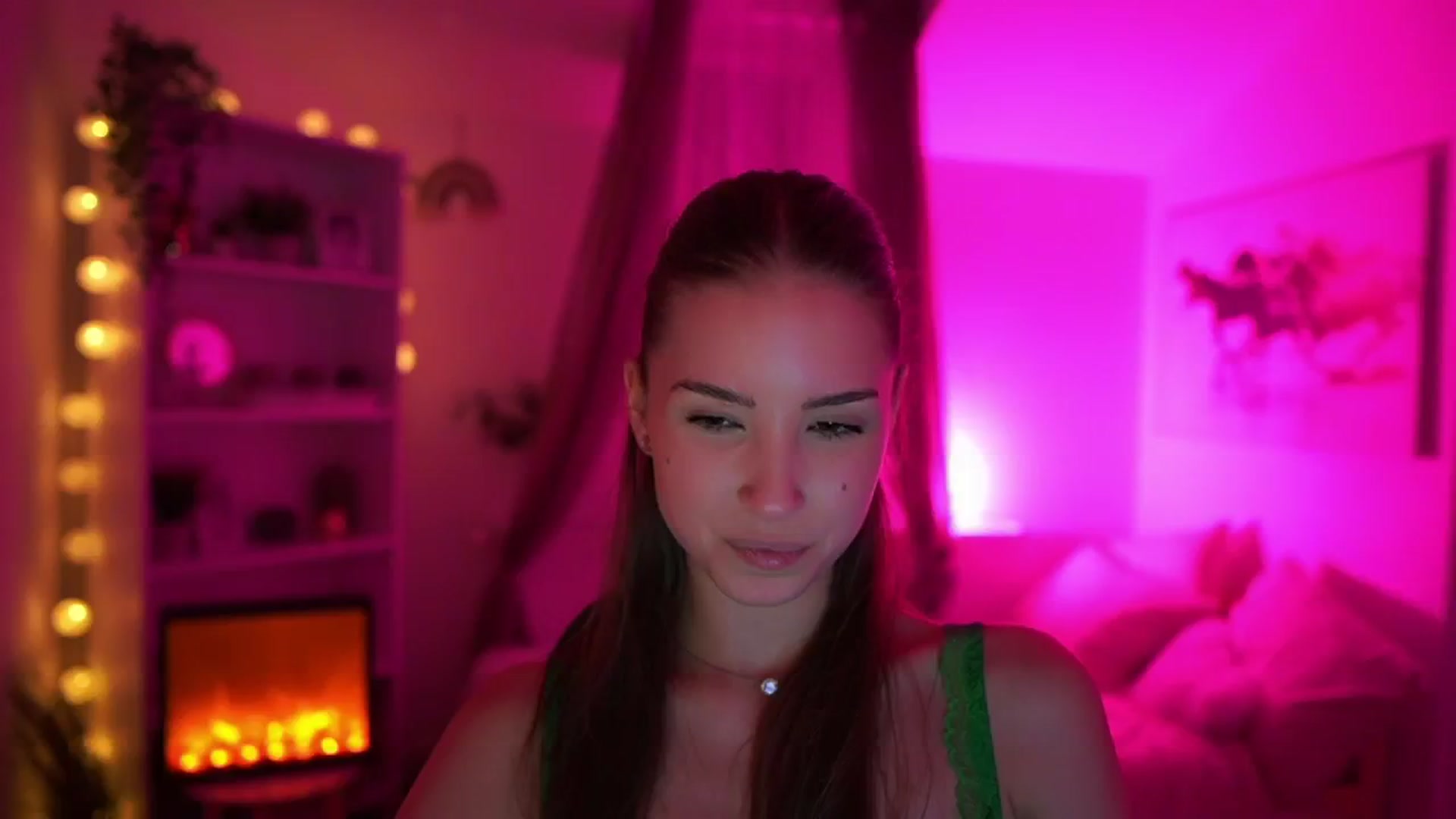 Gallery image thumbnail from Shy_jane's myfreecams stream on, 05/28/2024, 13:15 image 3 of 20