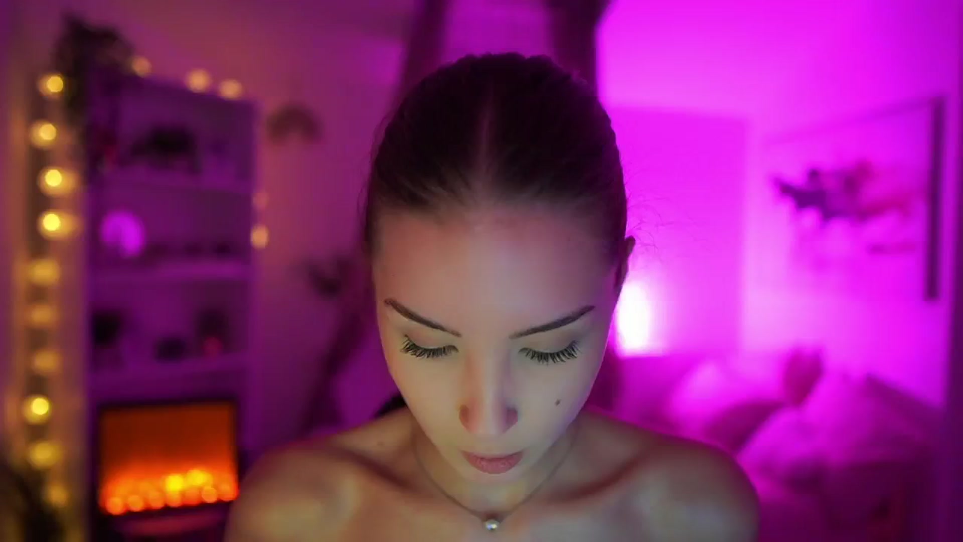 Gallery image thumbnail from Shy_jane's myfreecams stream on, 05/28/2024, 13:15 image 12 of 20