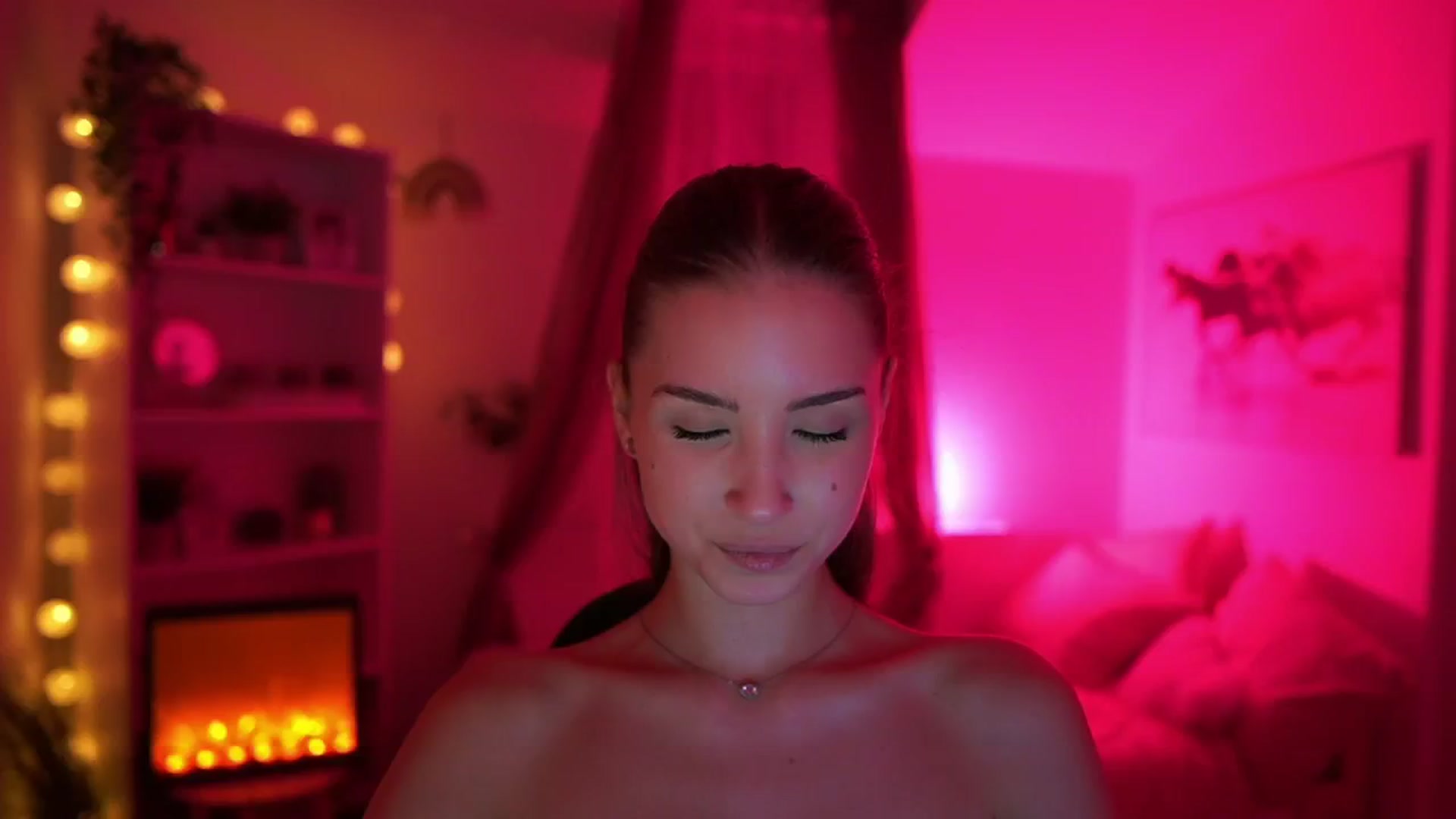 Gallery image thumbnail from Shy_jane's myfreecams stream on, 05/28/2024, 13:15 image 14 of 20