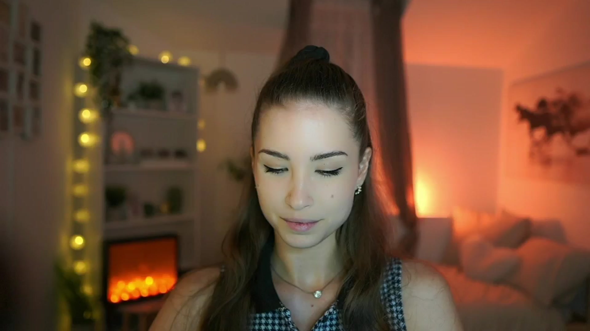 Gallery image thumbnail from Shy_jane's myfreecams stream on, 06/30/2024, 10:05 image 4 of 20