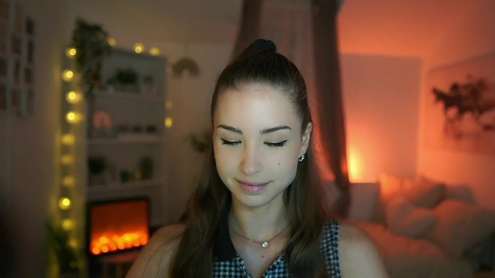 Gallery image thumbnail from Shy_jane's myfreecams stream on, 06/30/2024, 10:05 image 6 of 20